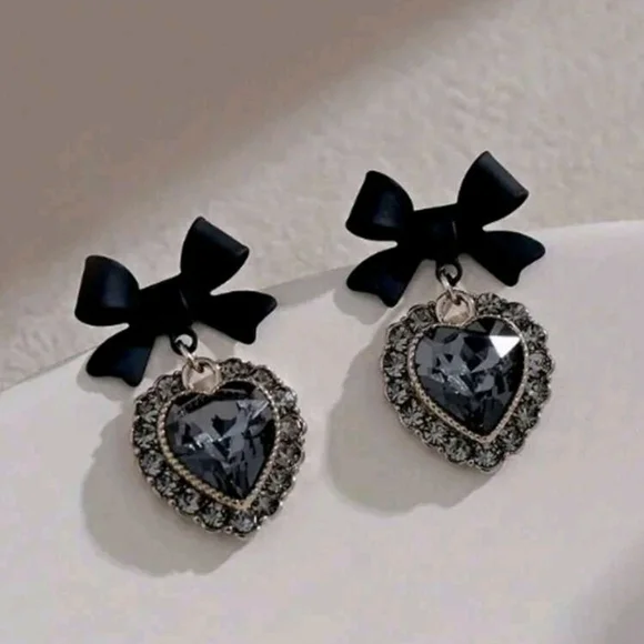 Elegant Black Heart Earrings with Bow - Picture 1 of 2